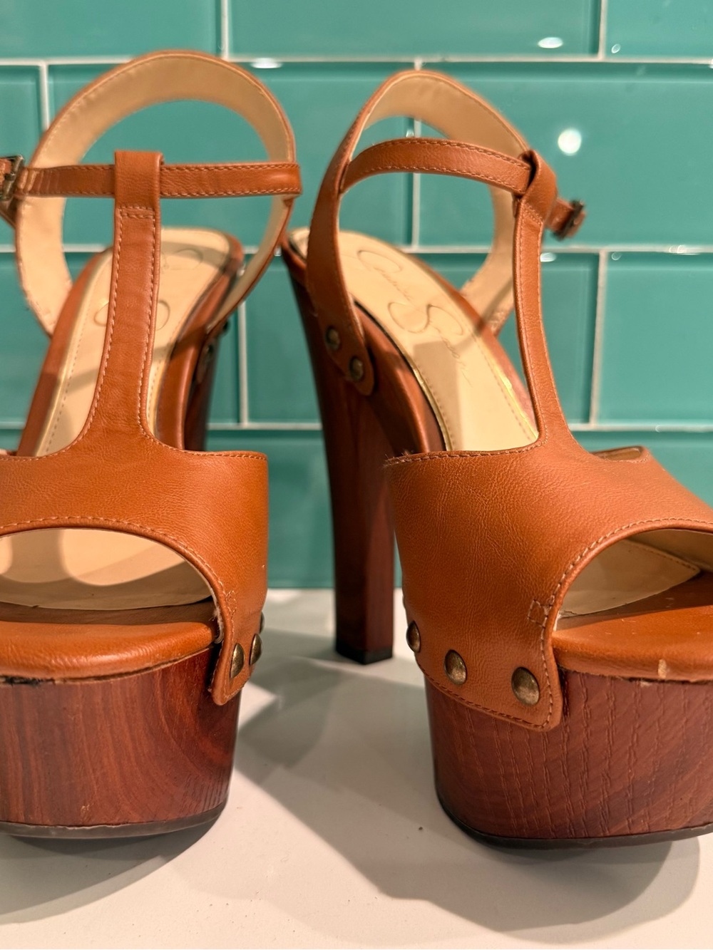 Jessica Simpson Brown Platform T-Strap Heels size 7